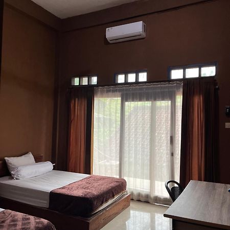 Fullmoon Homestay Kuta  ภายนอก รูปภาพ