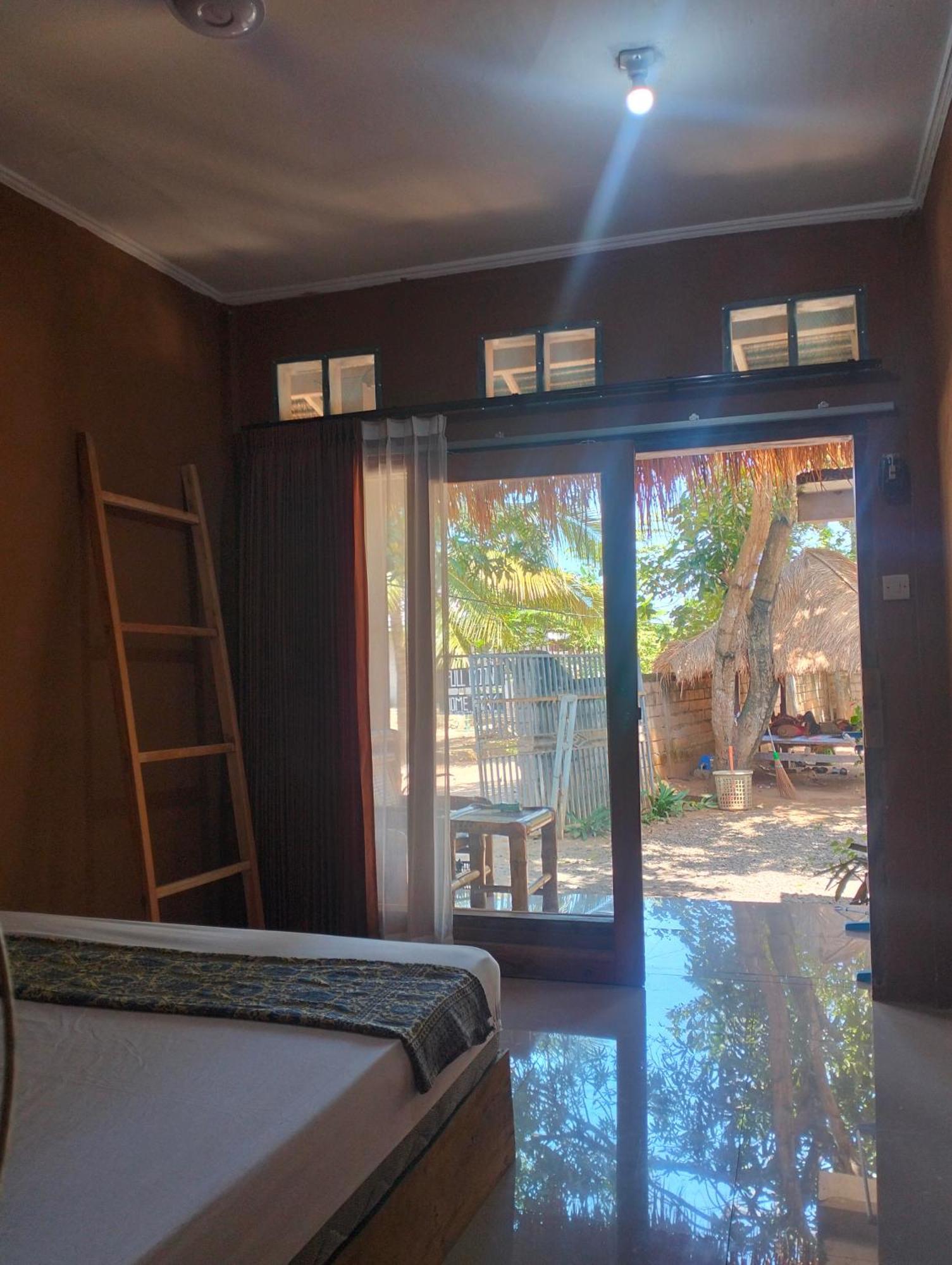Fullmoon Homestay Kuta  ภายนอก รูปภาพ
