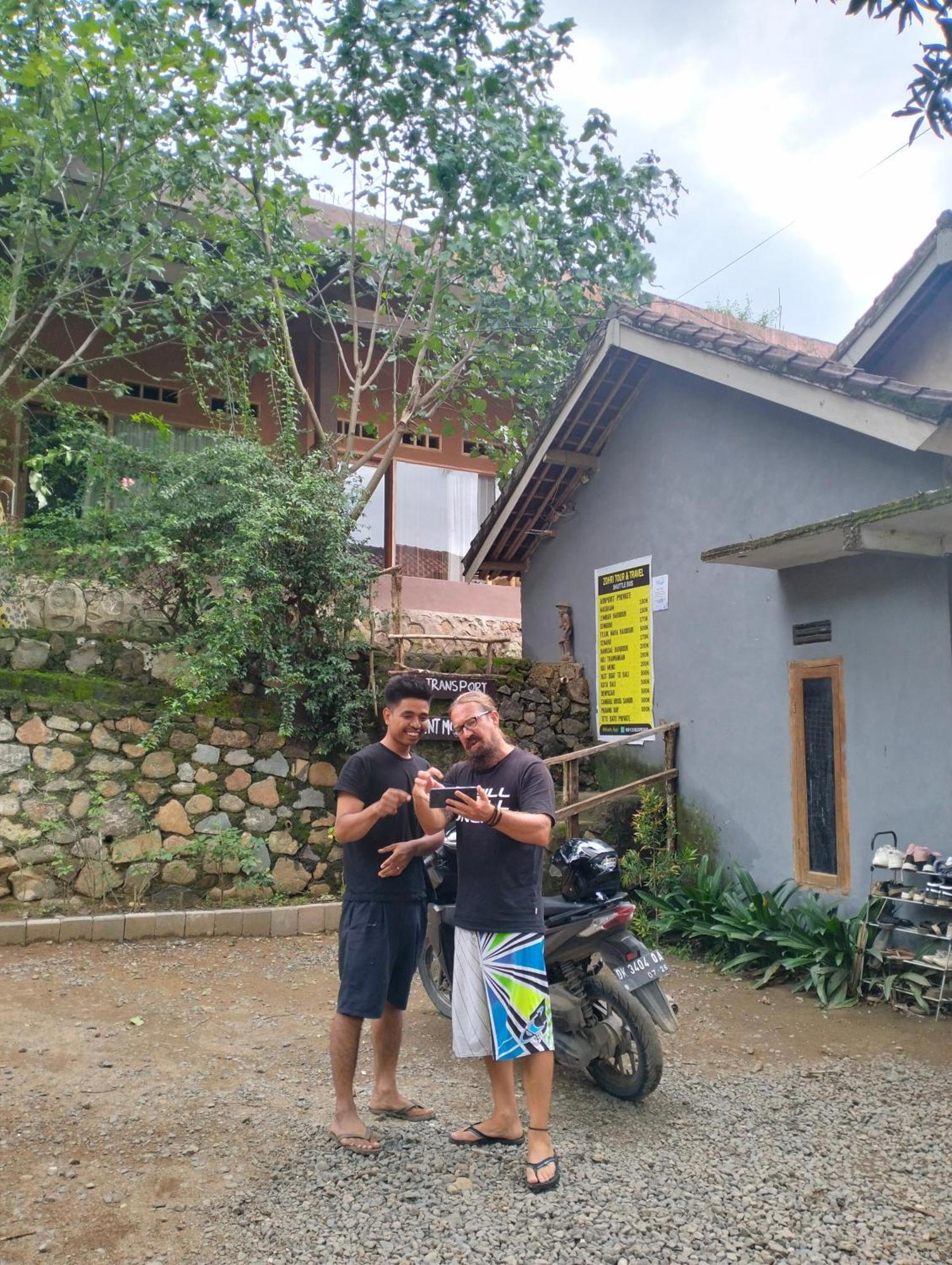Fullmoon Homestay Kuta  ภายนอก รูปภาพ