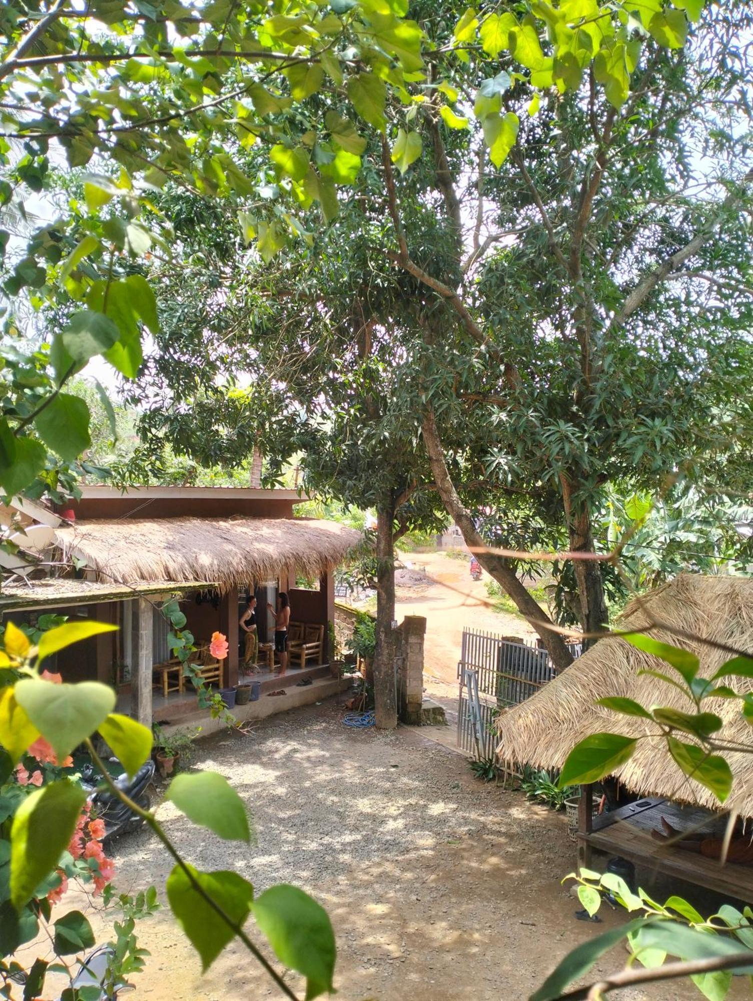 Fullmoon Homestay Kuta  ภายนอก รูปภาพ