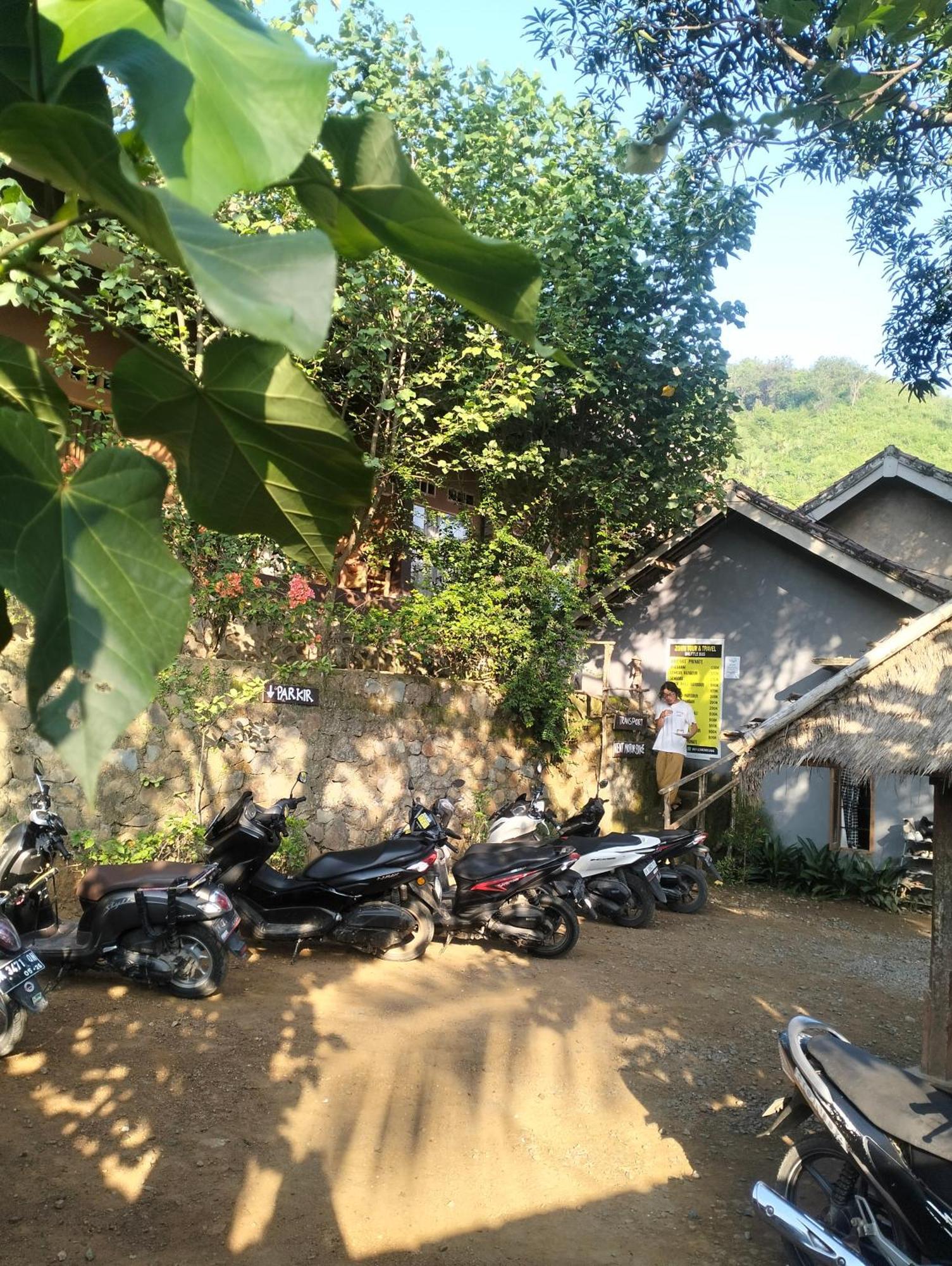 Fullmoon Homestay Kuta  ภายนอก รูปภาพ
