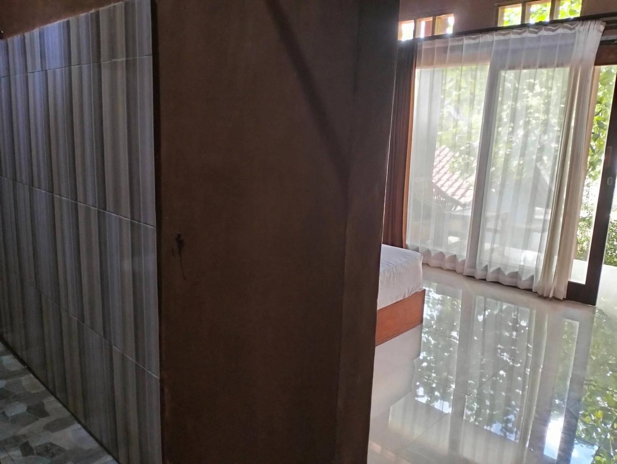 Fullmoon Homestay Kuta  ภายนอก รูปภาพ