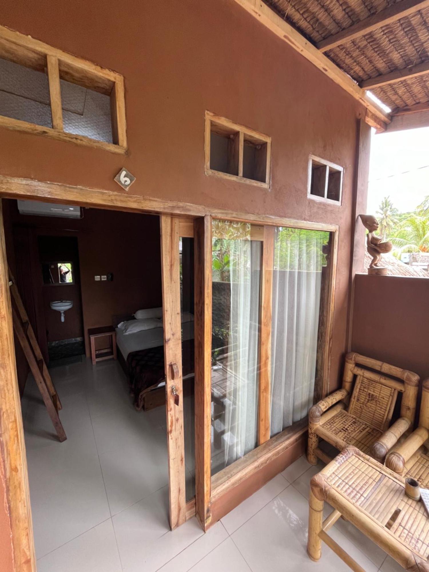 Fullmoon Homestay Kuta  ภายนอก รูปภาพ