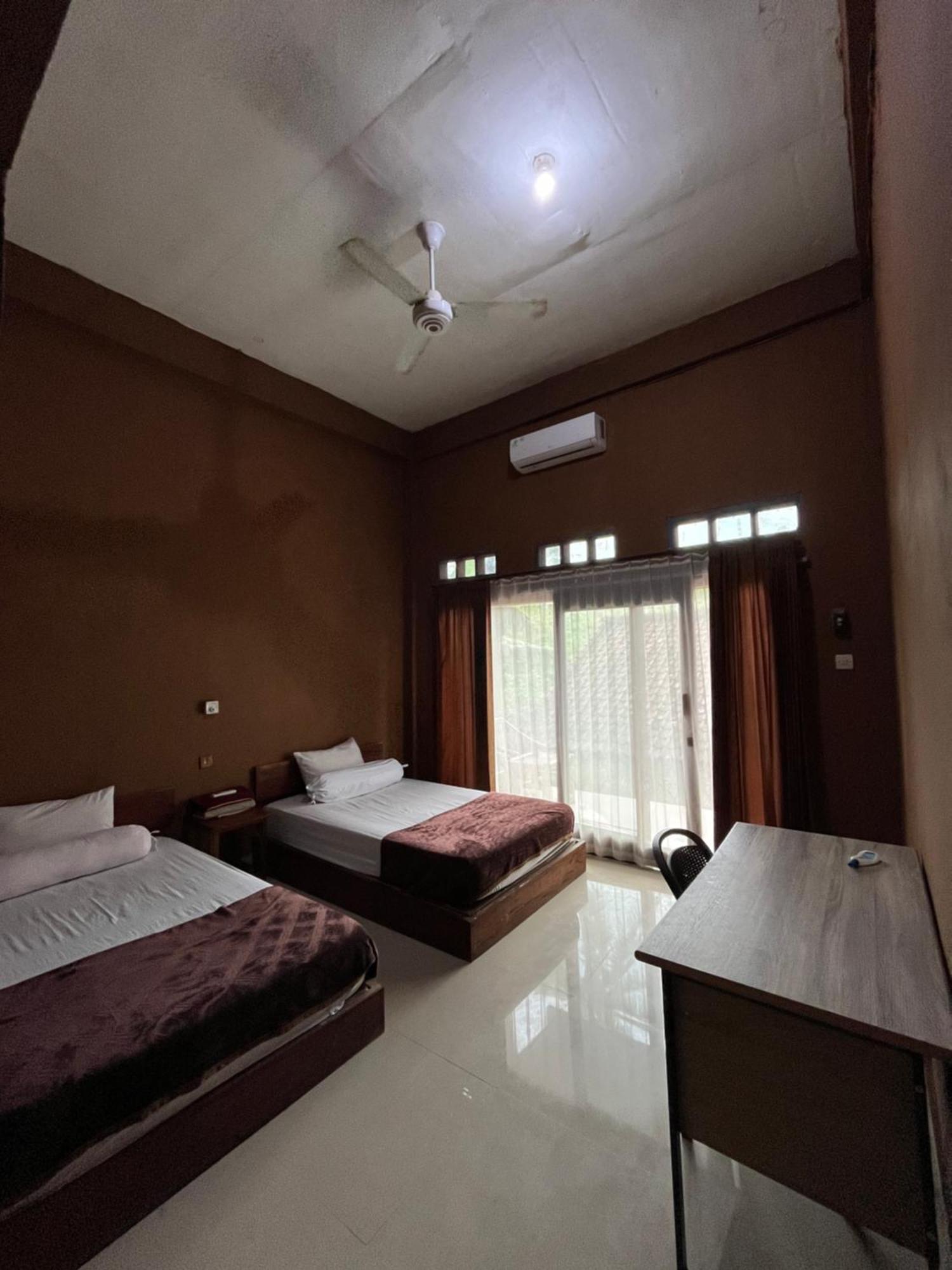 Fullmoon Homestay Kuta  ภายนอก รูปภาพ